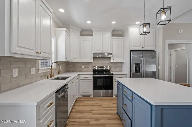 $284,500 | 525 Shirley Sanford Road, Seminary, MS 39479