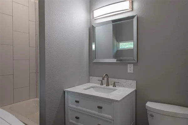 $1,300 | 519 Magnolia Point Drive, Unit A, Houston, TX 77336
