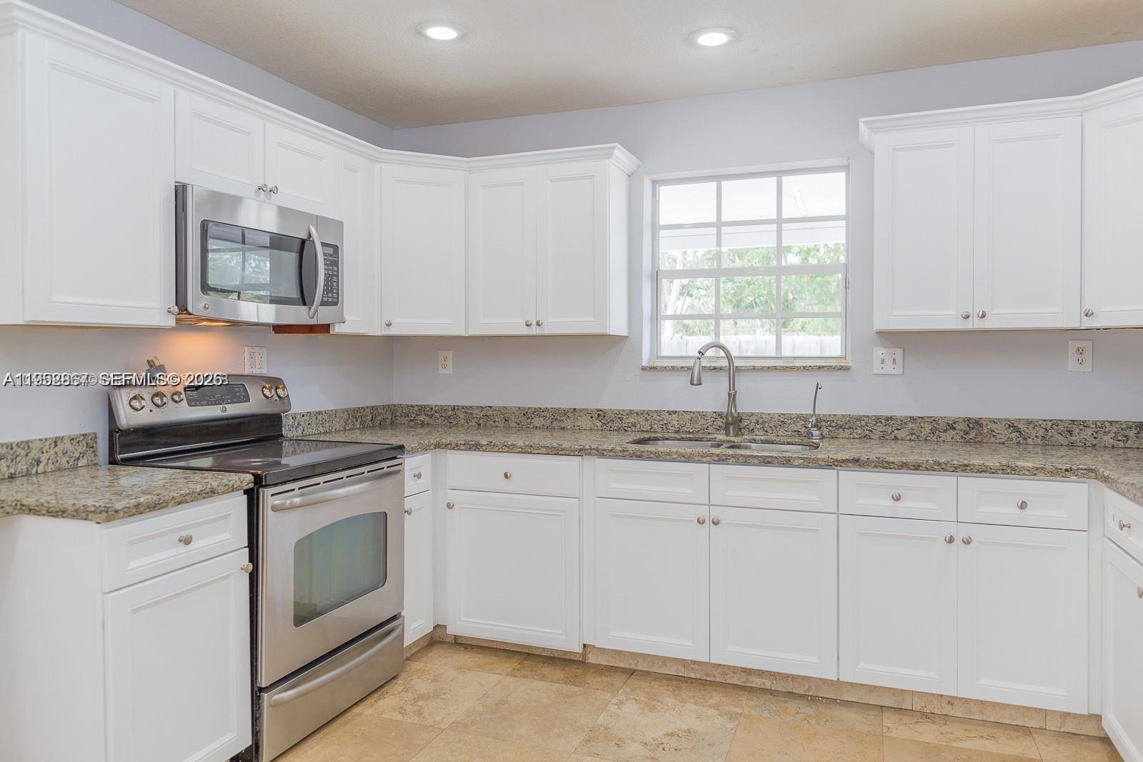 5520 Hayes Street, Unit 5520 Hollywood, FL 33021 - Photo 7 of 26