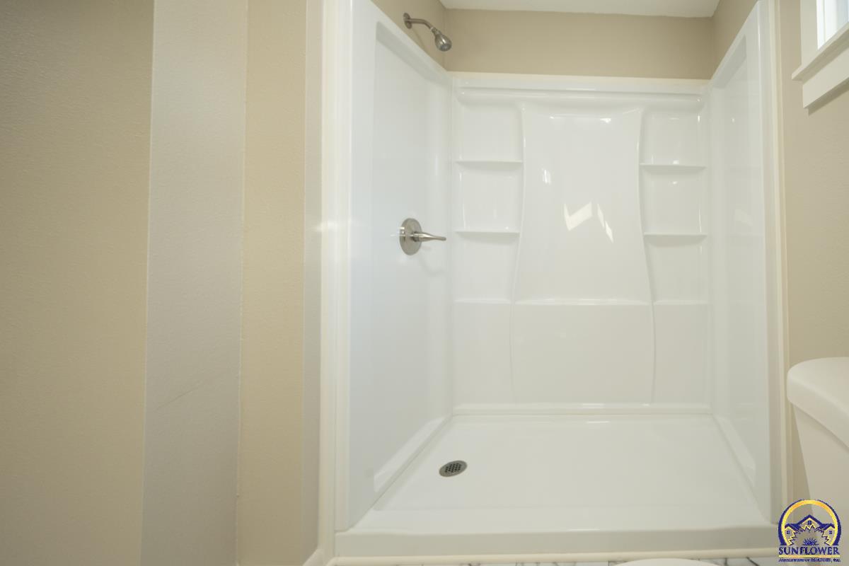 3205 Southwest Munson Avenue Topeka, KS 66604 - Photo 15 of 17