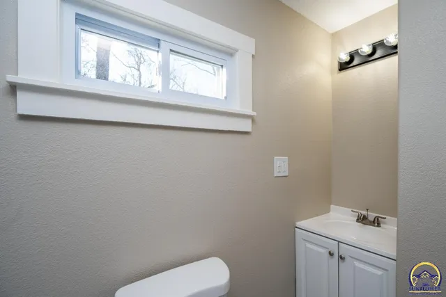 $154,950 | 3205 Southwest Munson Avenue, Topeka, KS 66604