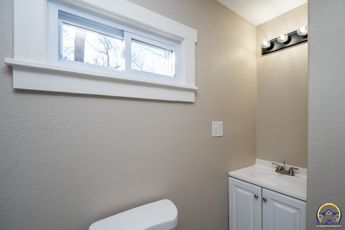 3205 Southwest Munson Avenue Topeka, KS 66604 - Photo 16 of 17