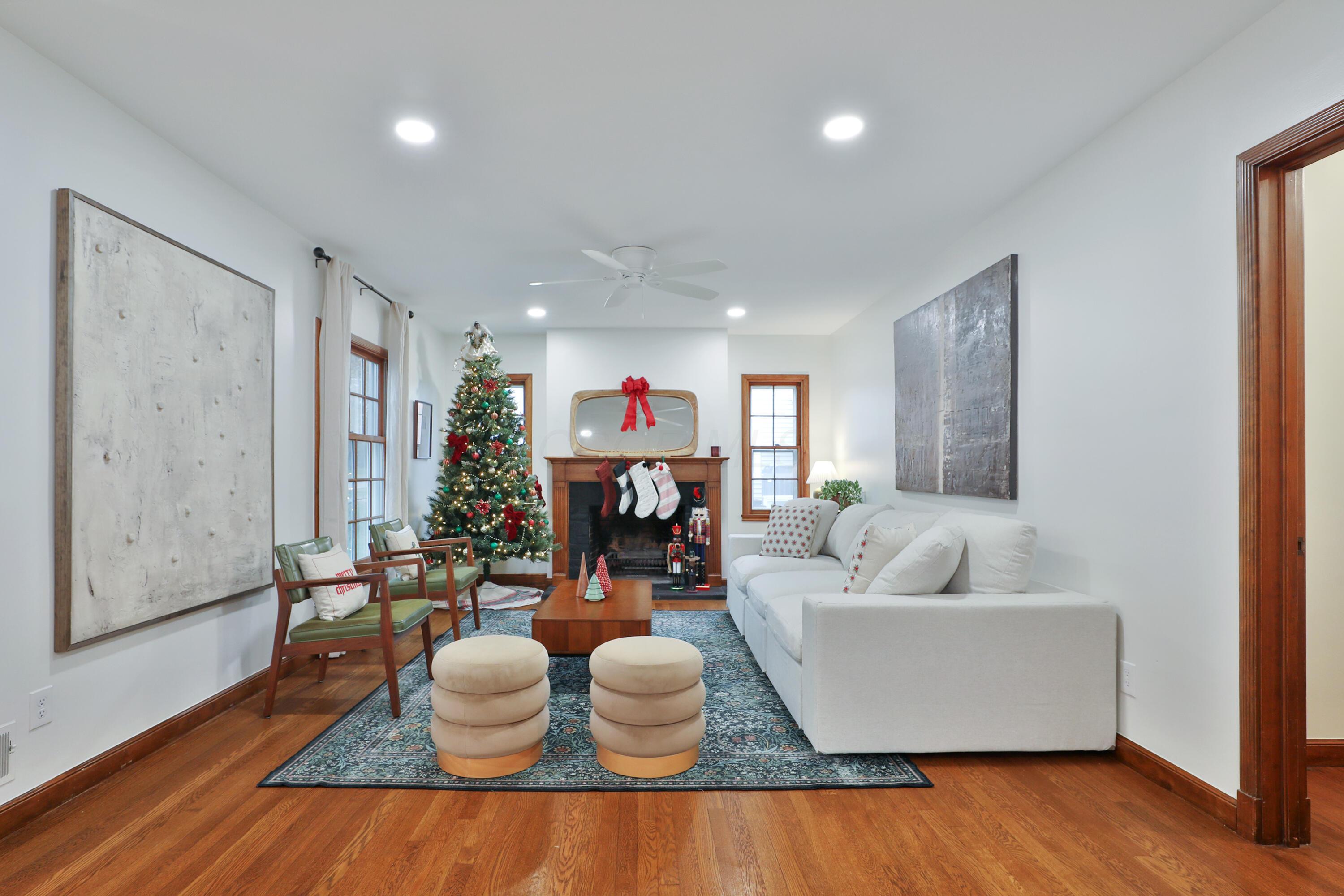 125 Sheffield Road Columbus, OH 43214 - Photo 10 of 60 Living room
