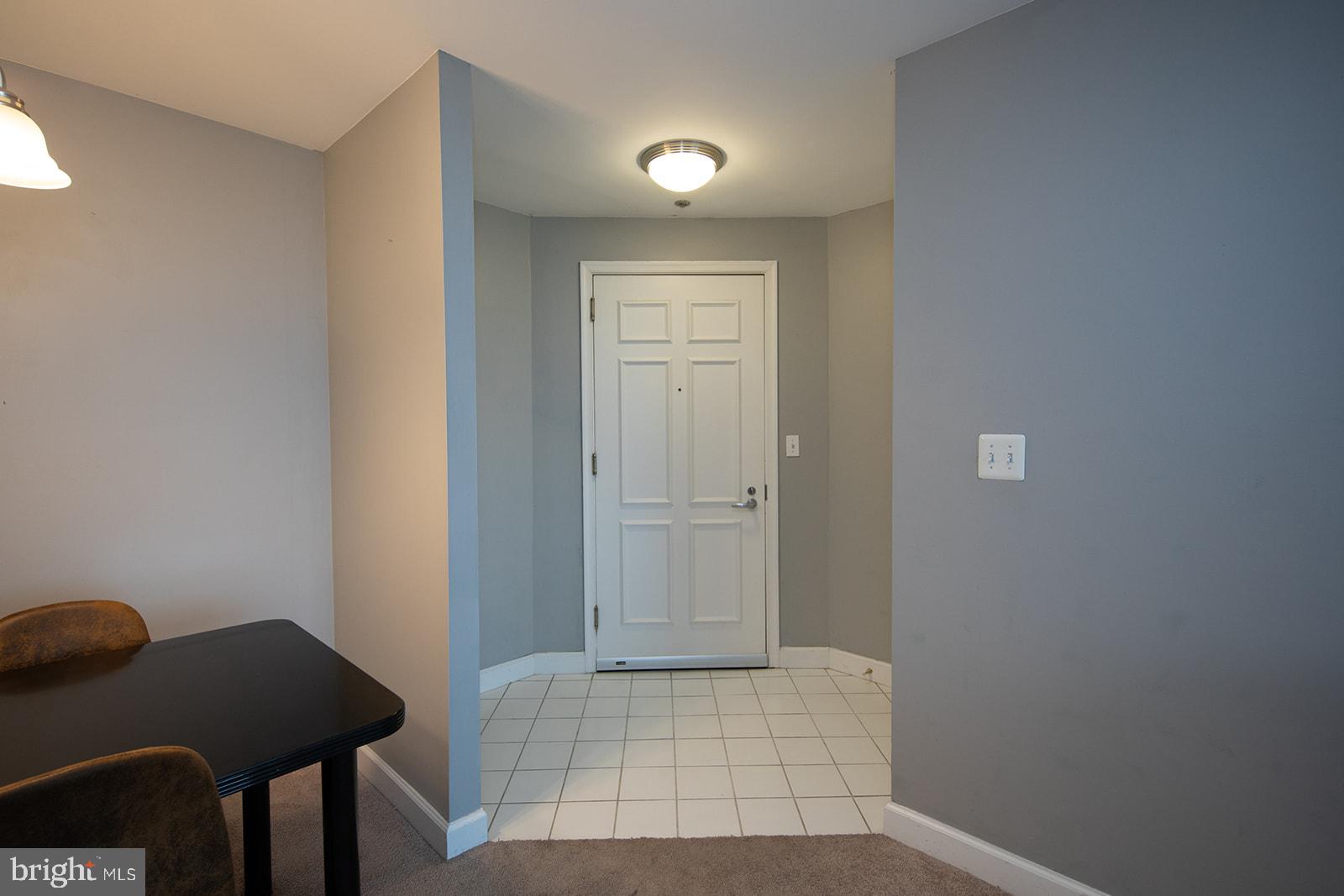 100 Harborview Drive, Unit 1106 Baltimore, MD 21230 - Photo 14 of 55 Front Entrance Foyer