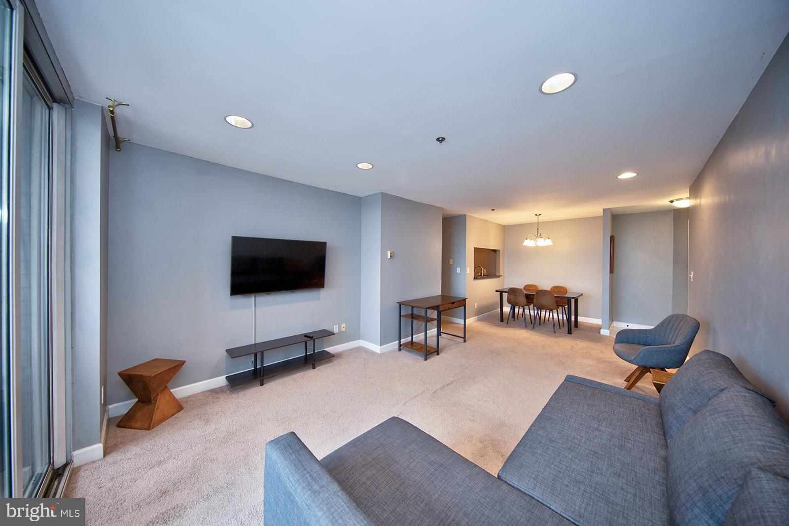 100 Harborview Drive, Unit 1106 Baltimore, MD 21230 - Photo 19 of 55 Living Room Area