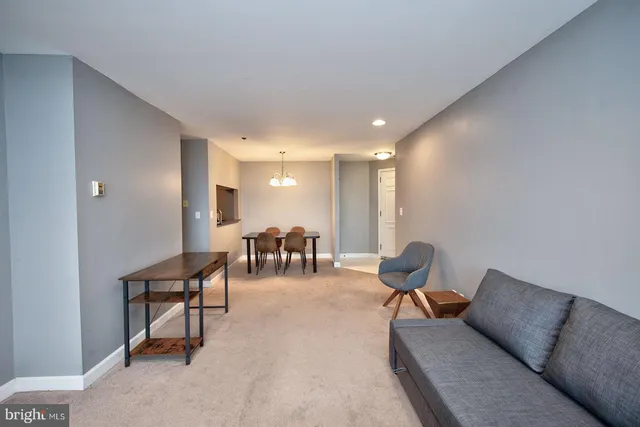 $2,400 | 100 Harborview Drive, Unit 1106, Baltimore, MD 21230