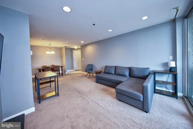 $2,400 | 100 Harborview Drive, Unit 1106, Baltimore, MD 21230