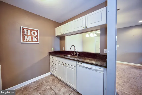 $2,295 | 100 Harborview Drive, Unit 1106, Baltimore, MD 21230