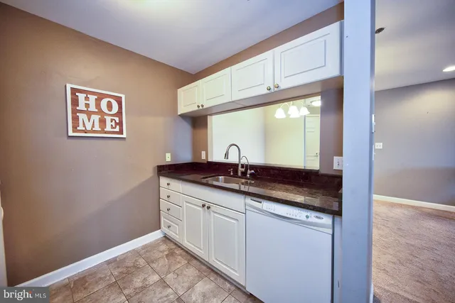 $2,400 | 100 Harborview Drive, Unit 1106, Baltimore, MD 21230