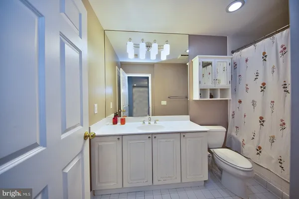 $2,295 | 100 Harborview Drive, Unit 1106, Baltimore, MD 21230