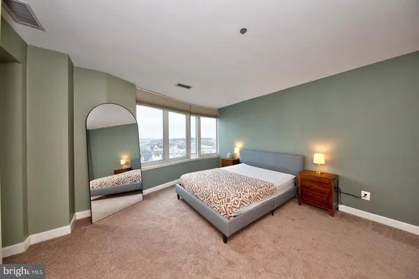 $2,295 | 100 Harborview Drive, Unit 1106, Baltimore, MD 21230