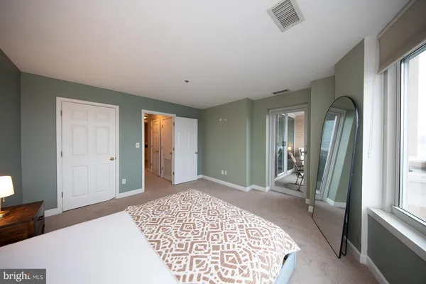 $2,295 | 100 Harborview Drive, Unit 1106, Baltimore, MD 21230