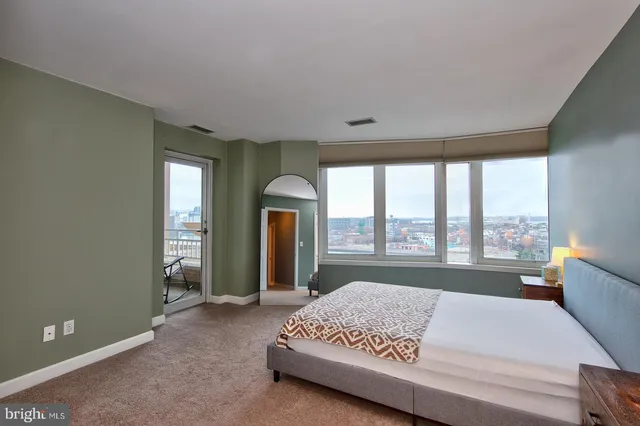 $2,400 | 100 Harborview Drive, Unit 1106, Baltimore, MD 21230