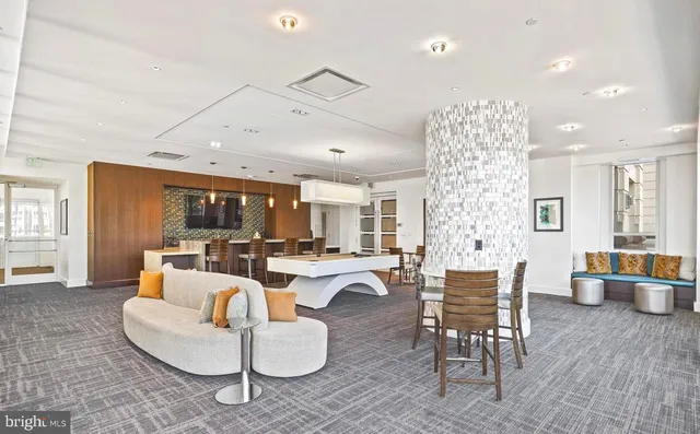 $2,400 | 100 Harborview Drive, Unit 1106, Baltimore, MD 21230