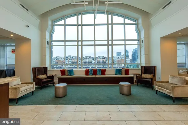 $2,295 | 100 Harborview Drive, Unit 1106, Baltimore, MD 21230