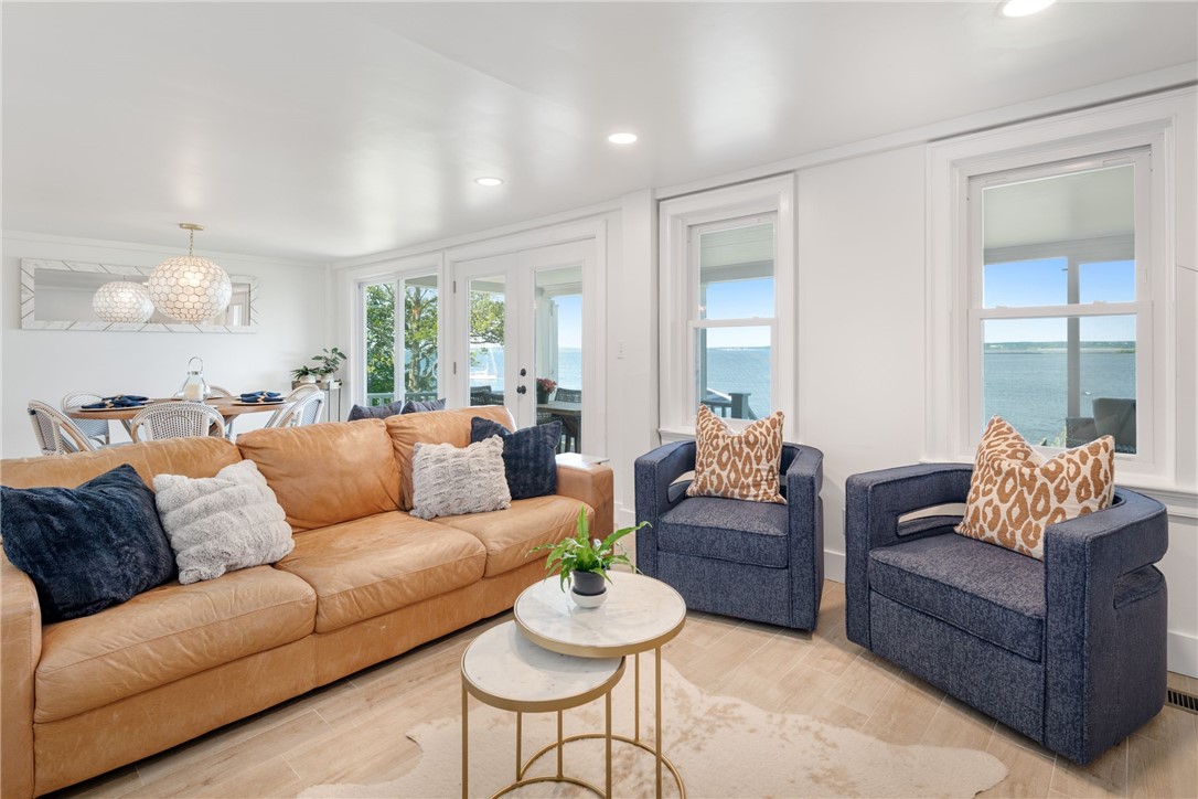 376 East Shore Road Jamestown, RI 02835 - Photo 16 of 37