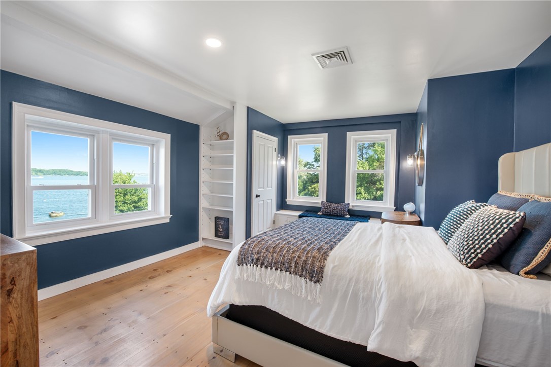 376 East Shore Road Jamestown, RI 02835 - Photo 24 of 37