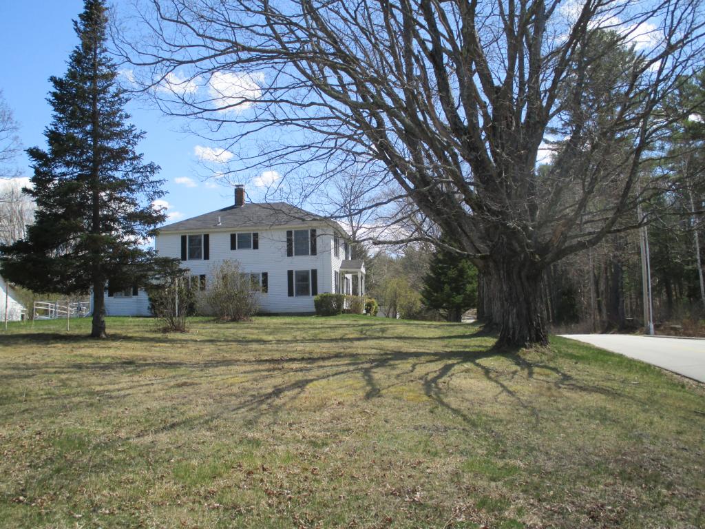 134 Cross Mill Road Northfield, NH 03276 - Photo 2 of 32