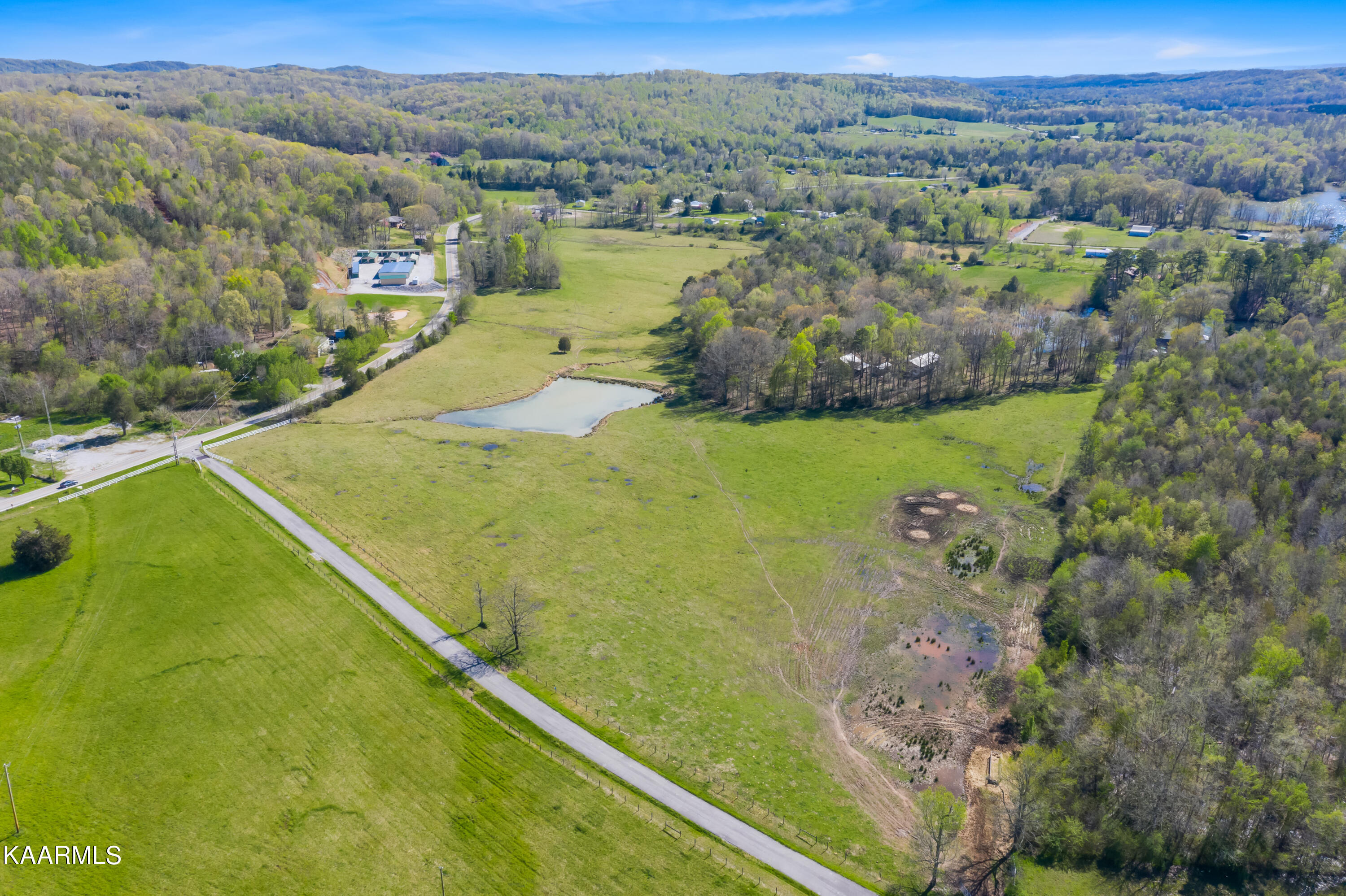 4 R Browns Peninsula Road Kingston, TN 37763 - Photo 3 of 21 4R-2