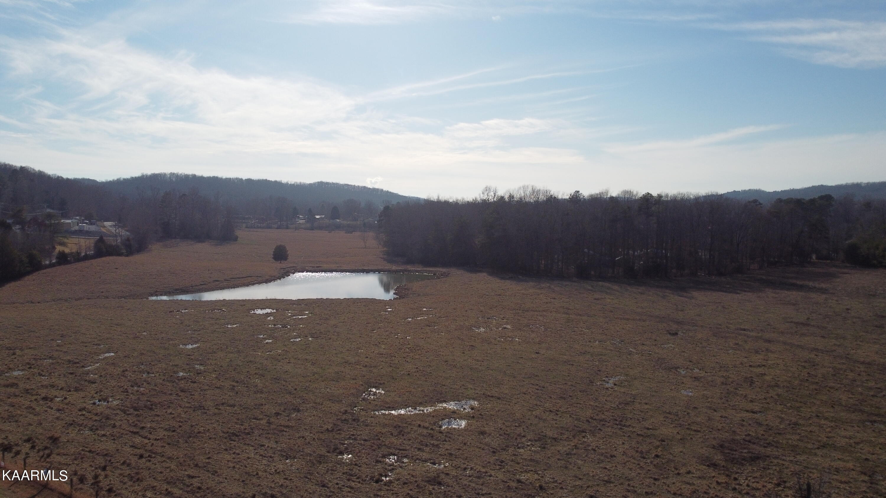 4 R Browns Peninsula Road Kingston, TN 37763 - Photo 6 of 21 4R-8