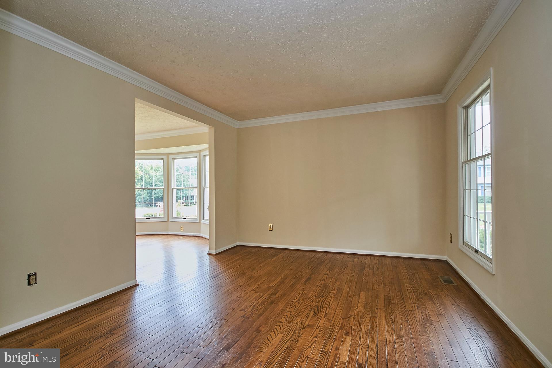 1935 Beech Road Sterling, VA 20164 - Photo 15 of 28 Living Room