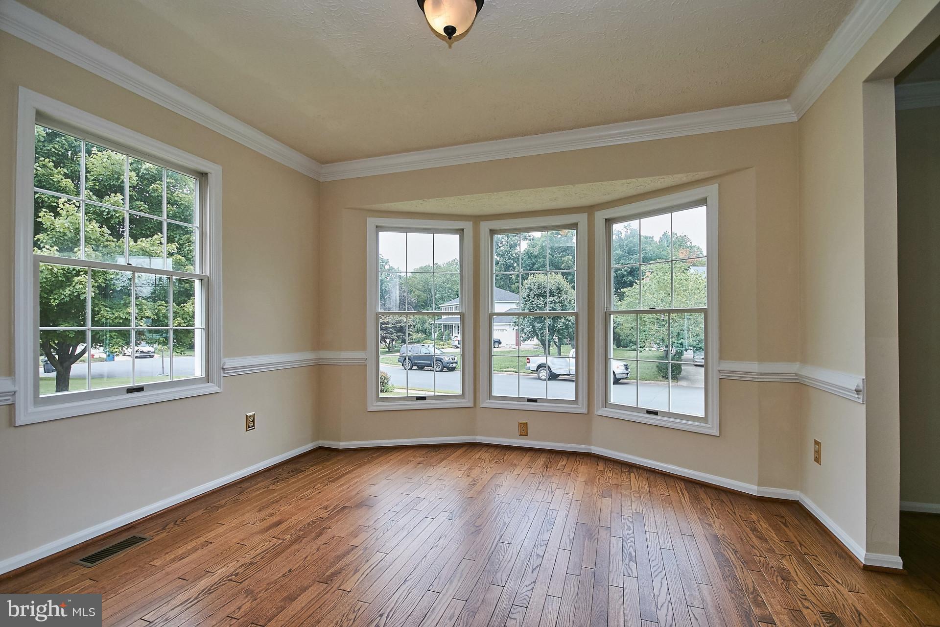 1935 Beech Road Sterling, VA 20164 - Photo 17 of 28 Dining Room