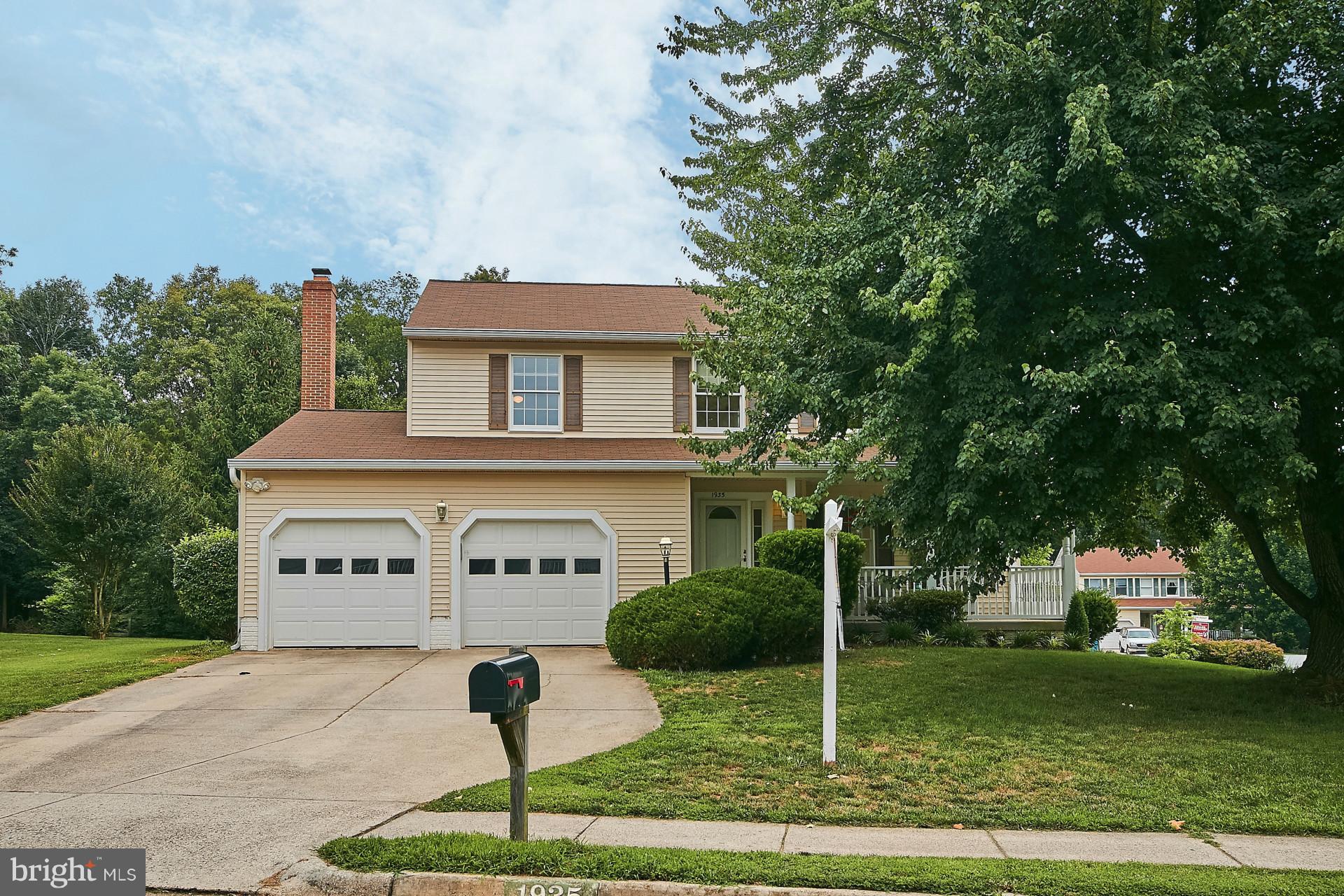 1935 Beech Road Sterling, VA 20164 - Photo 3 of 28 Exterior (Front)