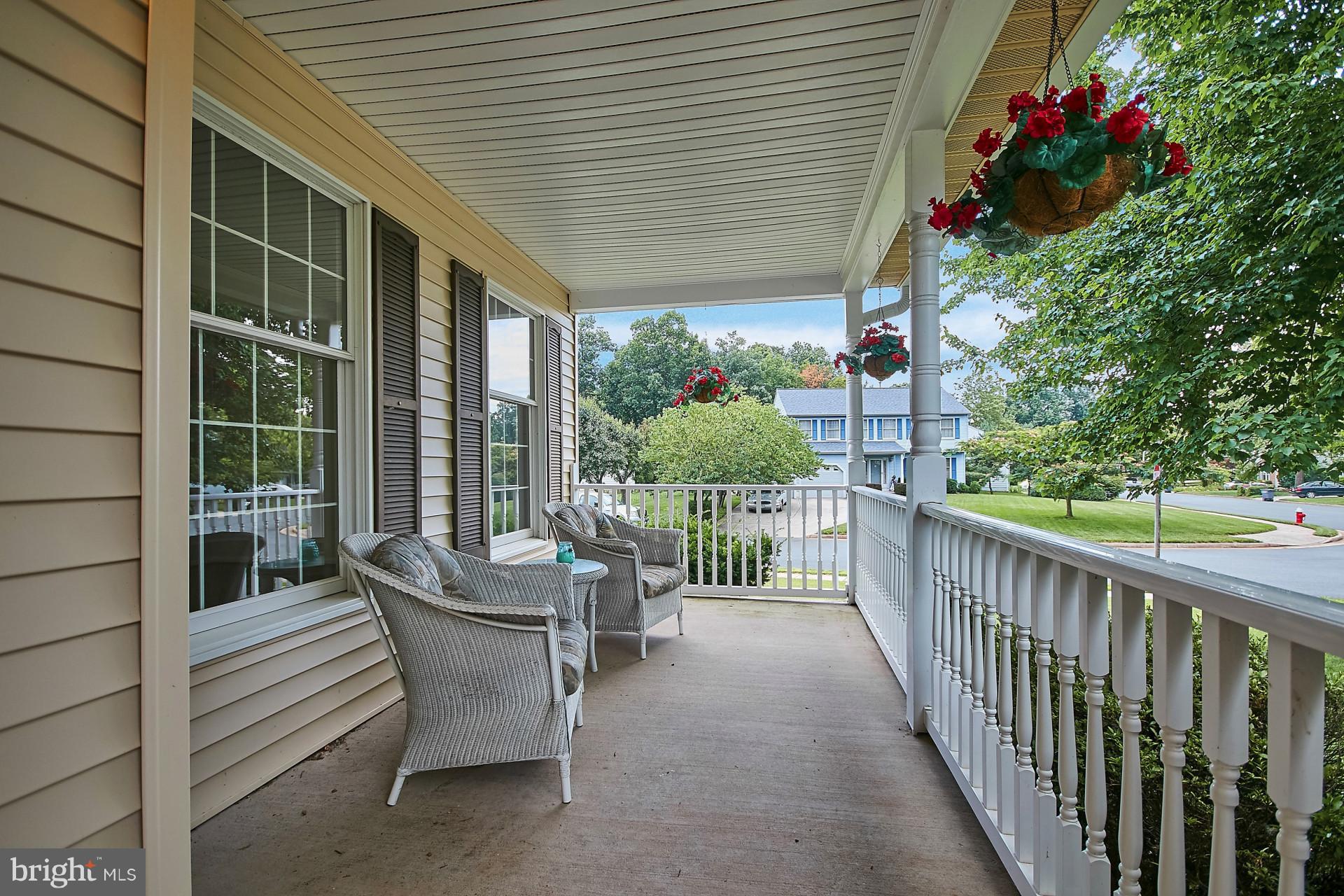 1935 Beech Road Sterling, VA 20164 - Photo 4 of 28 Exterior (Front)