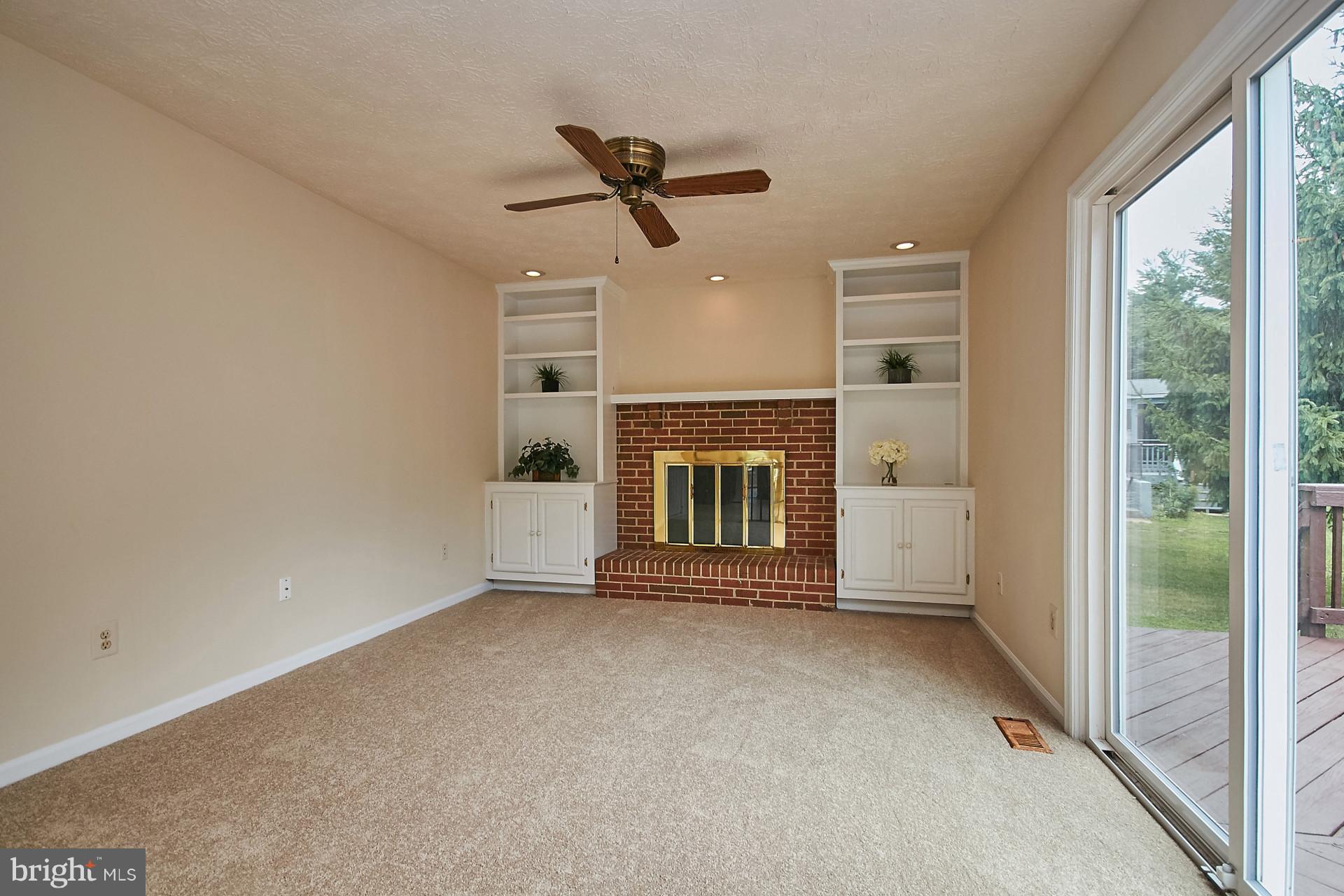1935 Beech Road Sterling, VA 20164 - Photo 7 of 28 Family Room