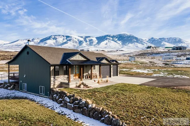 $850,000 | 250 East Pidcock Road, Inkom, ID 83245