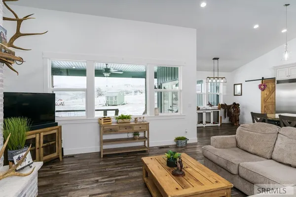 $850,000 | 250 East Pidcock Road, Inkom, ID 83245