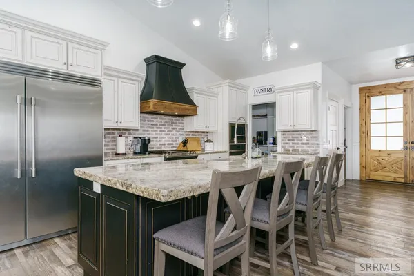 $850,000 | 250 East Pidcock Road, Inkom, ID 83245