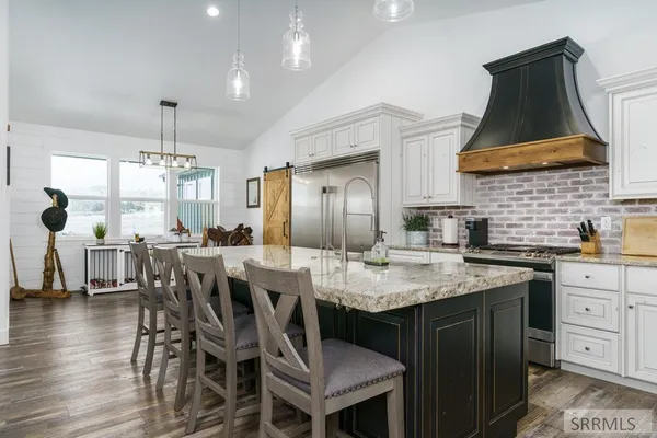 $850,000 | 250 East Pidcock Road, Inkom, ID 83245