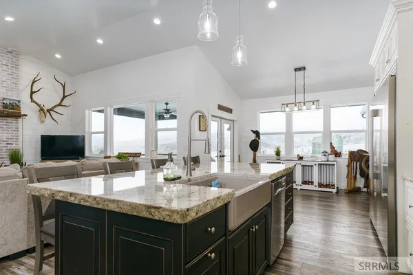$850,000 | 250 East Pidcock Road, Inkom, ID 83245