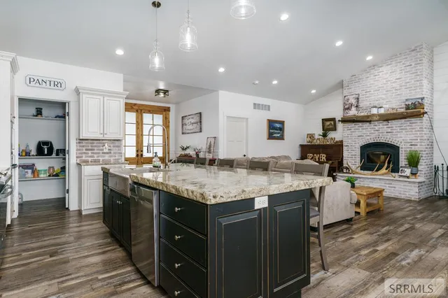 $850,000 | 250 East Pidcock Road, Inkom, ID 83245