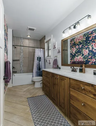 $850,000 | 250 East Pidcock Road, Inkom, ID 83245