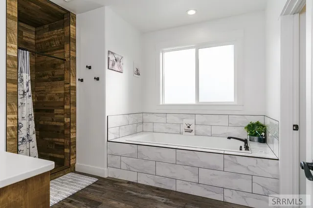 $850,000 | 250 East Pidcock Road, Inkom, ID 83245