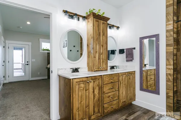 $850,000 | 250 East Pidcock Road, Inkom, ID 83245