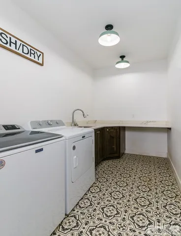 $850,000 | 250 East Pidcock Road, Inkom, ID 83245