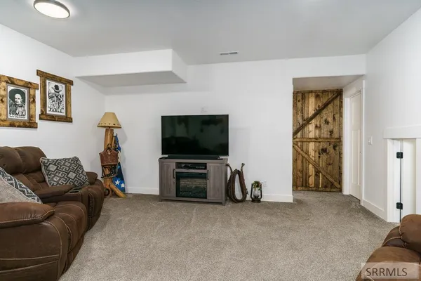 $850,000 | 250 East Pidcock Road, Inkom, ID 83245