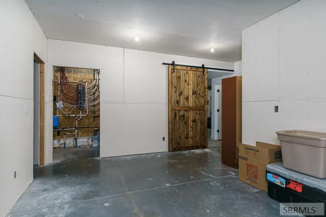 $850,000 | 250 East Pidcock Road, Inkom, ID 83245