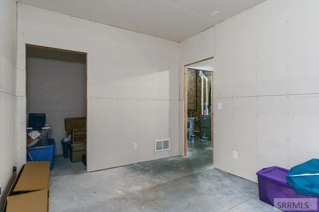 $850,000 | 250 East Pidcock Road, Inkom, ID 83245