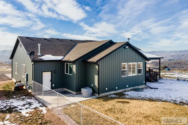 $850,000 | 250 East Pidcock Road, Inkom, ID 83245