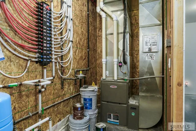 $850,000 | 250 East Pidcock Road, Inkom, ID 83245