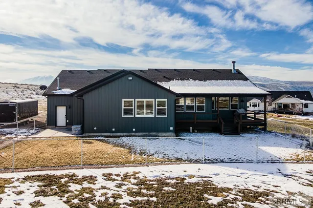 $850,000 | 250 East Pidcock Road, Inkom, ID 83245