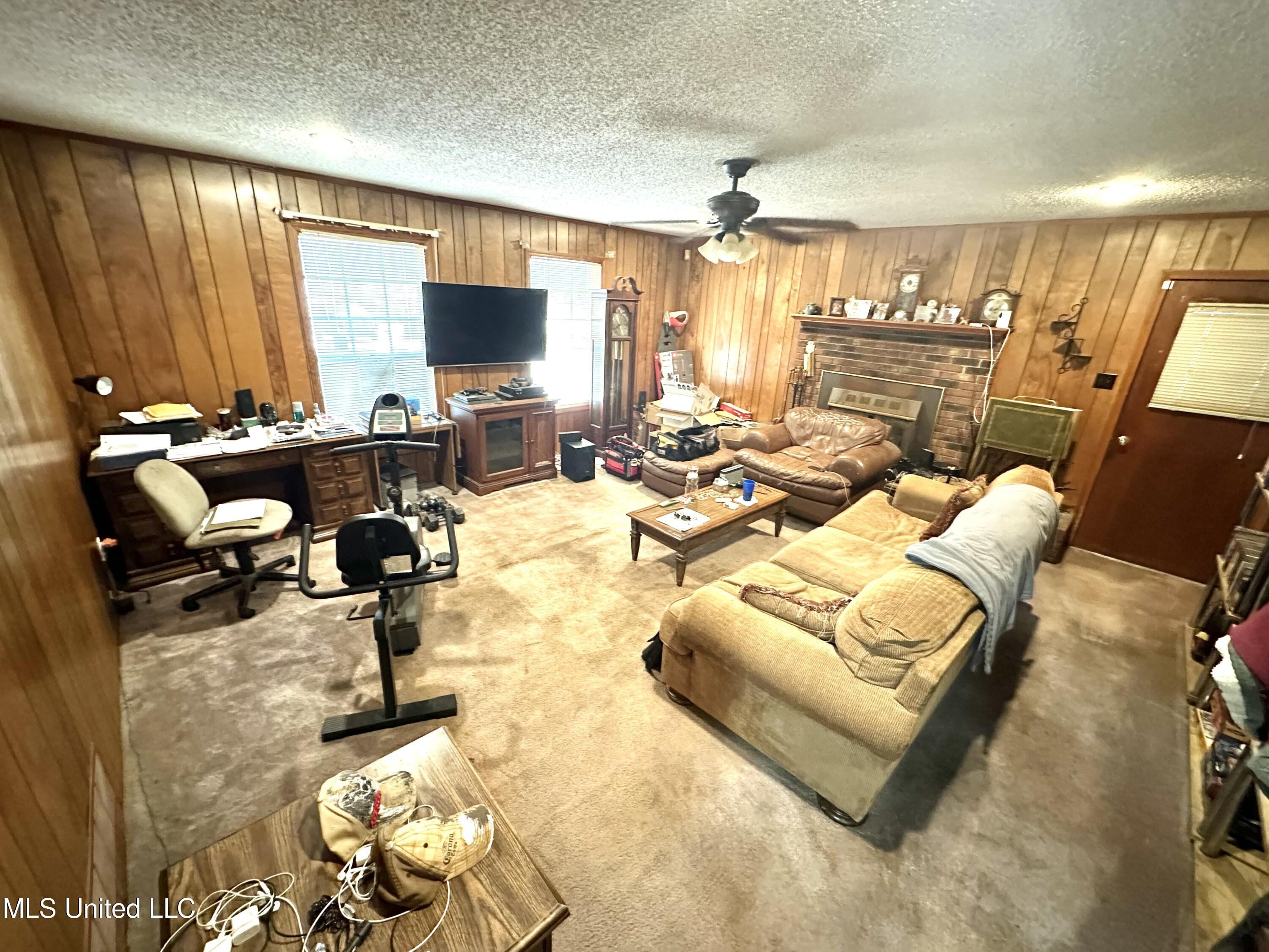 4037 Cayce Road Byhalia, MS 38611 - Photo 3 of 9 A606CF77-66E9-4C66-A489-EBF4AE385735