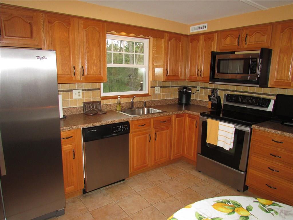 630 Fallen Timber Road Elizabeth, PA 15037 - Photo 14 of 25 Well equipped eat-in kitchen