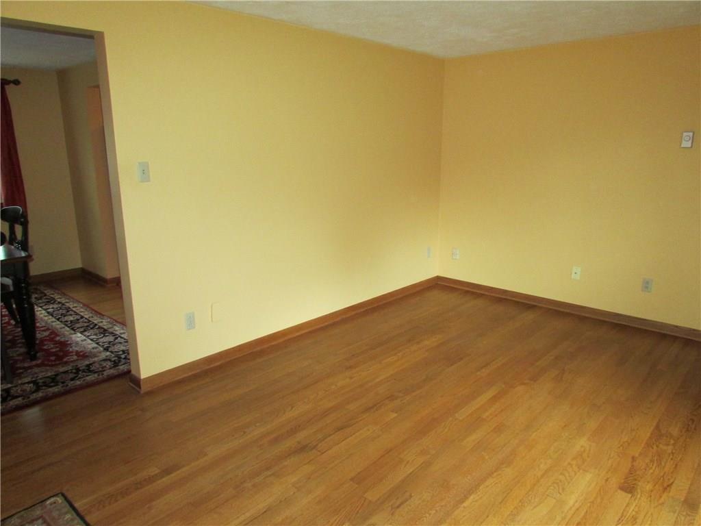 630 Fallen Timber Road Elizabeth, PA 15037 - Photo 17 of 25 Living Room