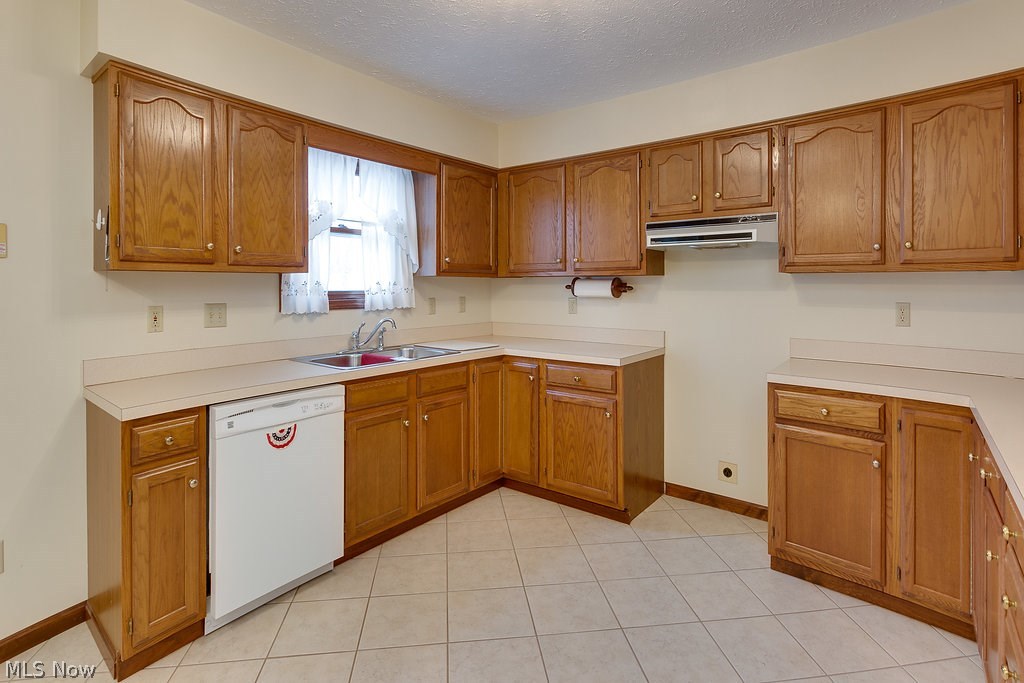 4566 Turney Road Madison, OH 44057 - Photo 3 of 34