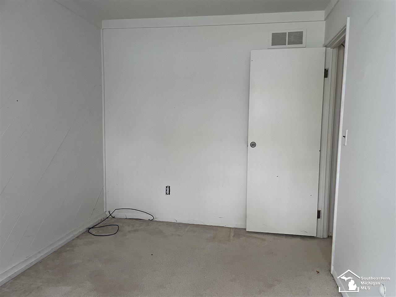 42444 Barchester Road Canton, MI 48187 - Photo 28 of 39